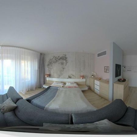 Hunyadi Apartman Сексард Екстер'єр фото