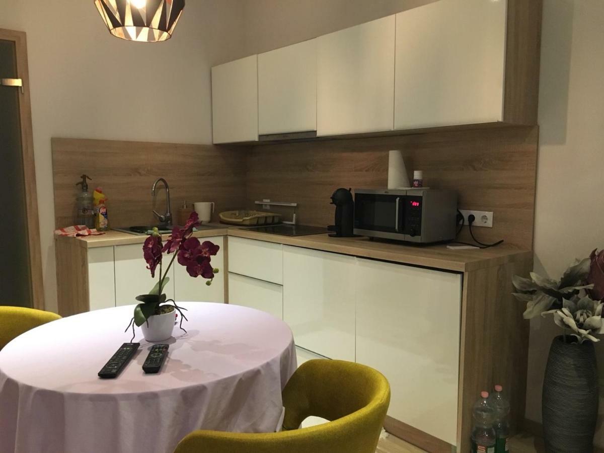Hunyadi Apartman Сексард Екстер'єр фото