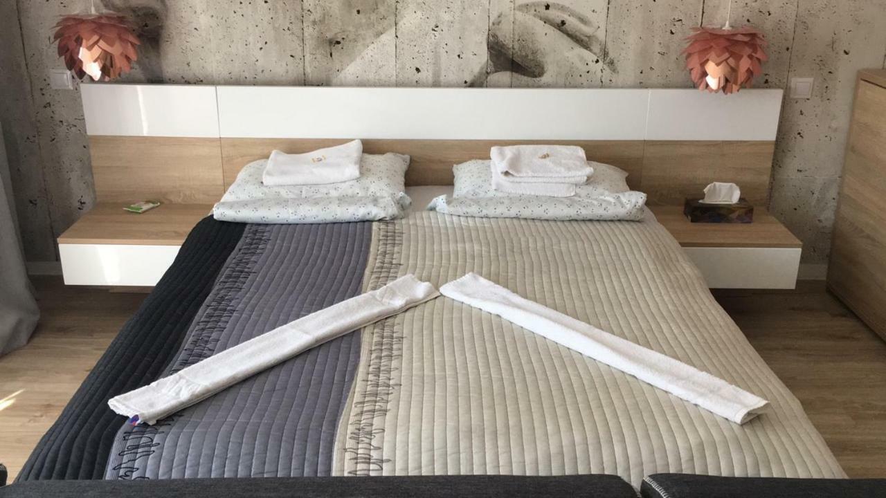 Hunyadi Apartman Сексард Екстер'єр фото