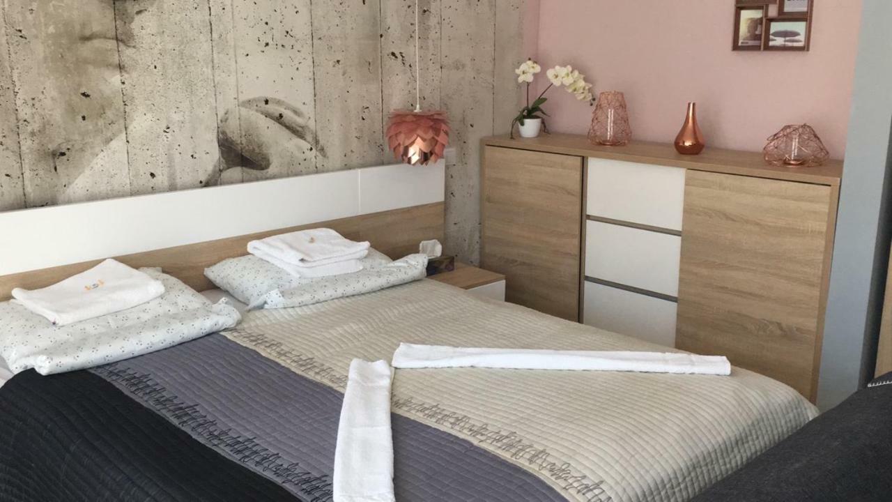 Hunyadi Apartman Сексард Екстер'єр фото