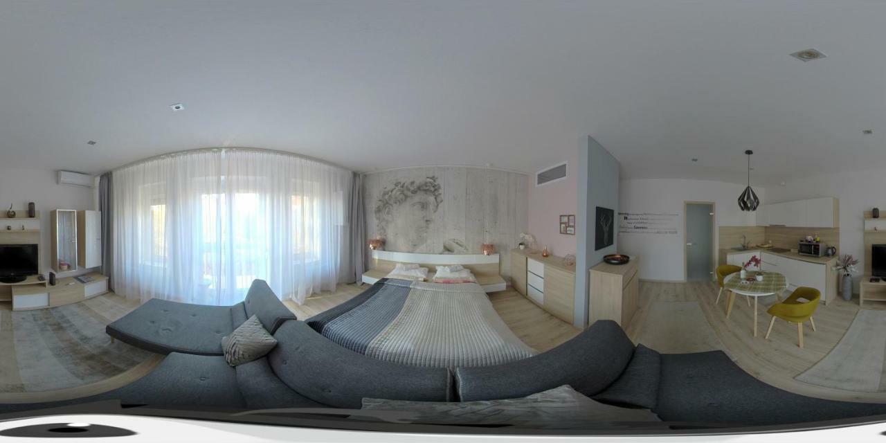 Hunyadi Apartman Сексард Екстер'єр фото