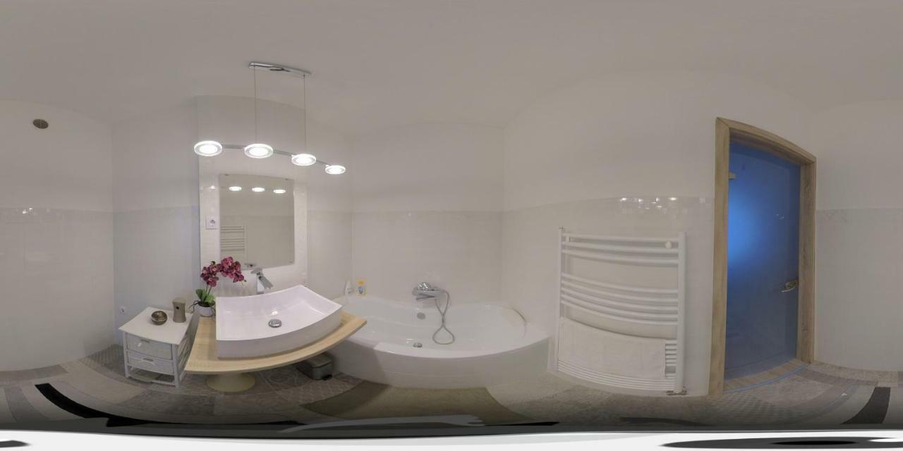 Hunyadi Apartman Сексард Екстер'єр фото